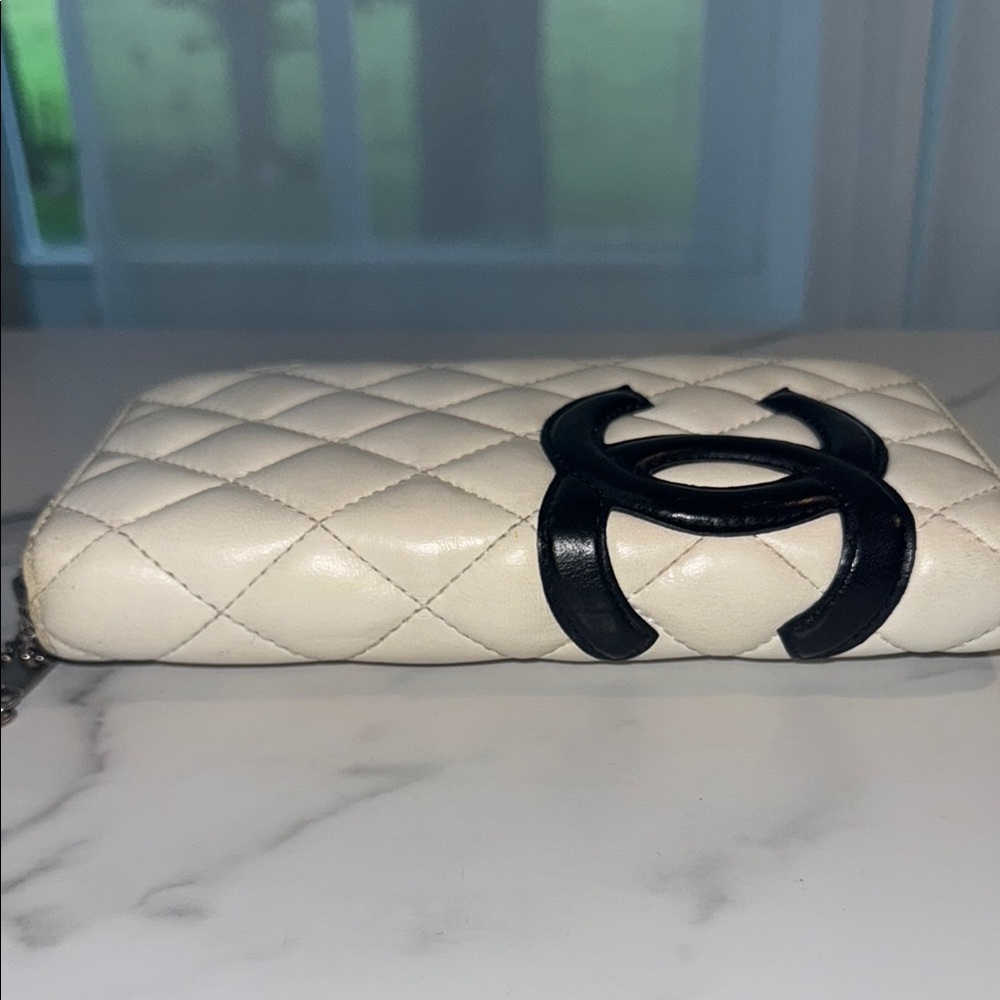 CHANEL Quilted Off White & Black Cambon Wallet with Chain - Picture 5 of 14